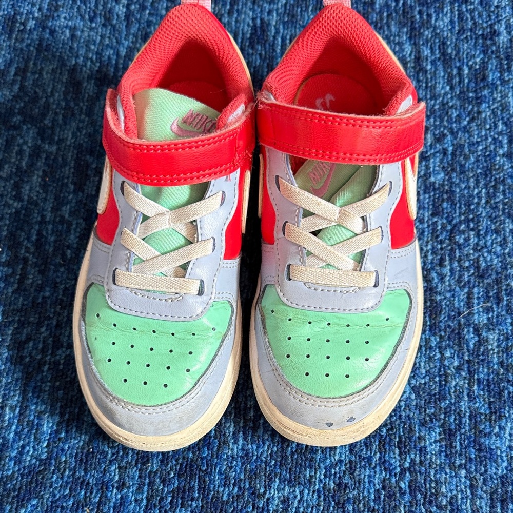 Nike Kids Sneakers in Red and Mint Green